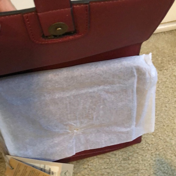 Sophisticated Brown and Red Crossbody Bags - Picture 5 of 12